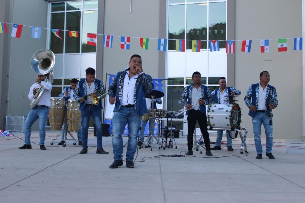 TL Community Celebrates Hispanic Heritage Night!